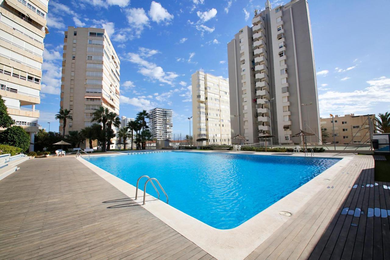 شقة لقنت  في In Front Of The Sea With Ac And Pool المظهر الخارجي الصورة
