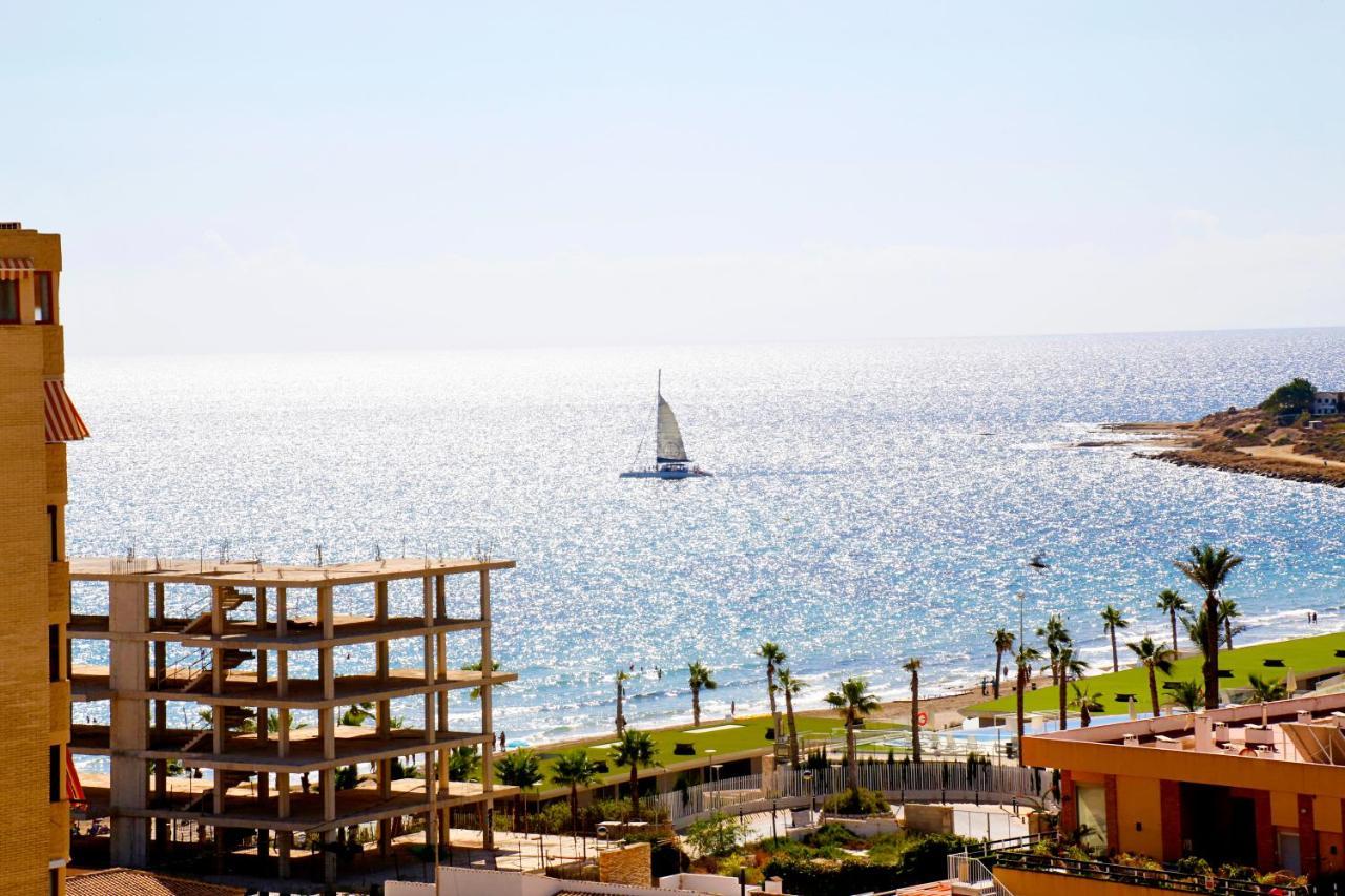 شقة لقنت  في In Front Of The Sea With Ac And Pool المظهر الخارجي الصورة